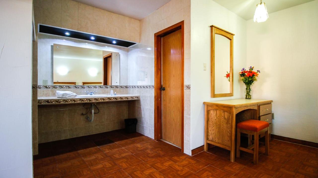 Hotel & Suites Marrod تشيهواهوا المظهر الخارجي الصورة